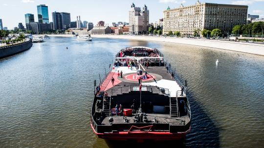 BudBoat in Moskou