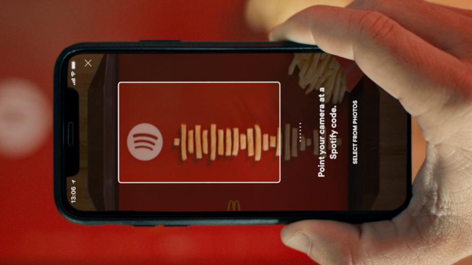 McDonald’s biedt Spotify-afspeellijsten aan door frietjes te scannen