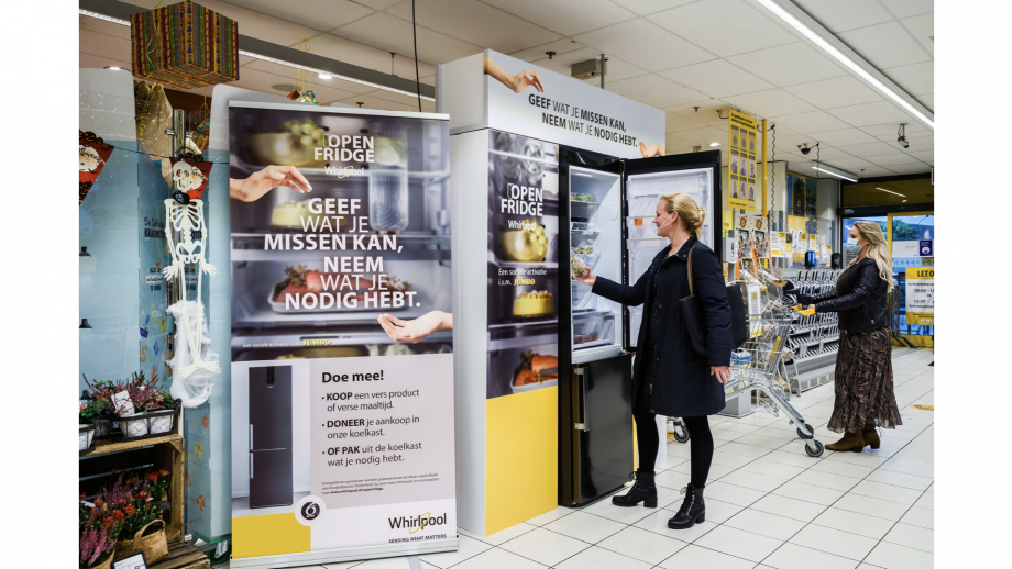 Jumbo en Whirlpool maken probleem van stijgende armoede bespreekbaar en openen solidaire koelkast