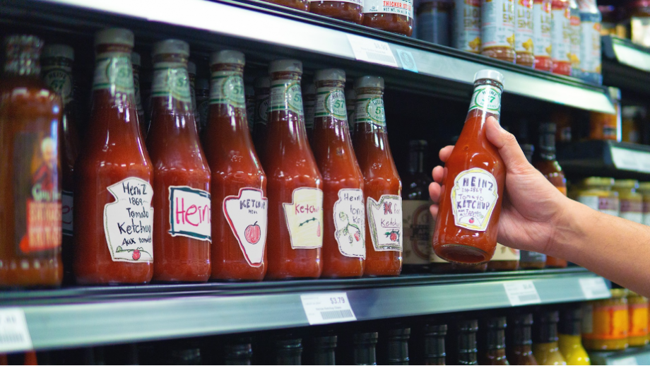 Nieuwe Heinz Ketchup-campagne ruikt een beetje naar Chanel