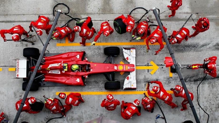 Ferrari-pitstop op het punt van losbarsten