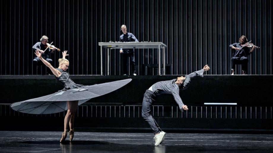 Safe distance ballet