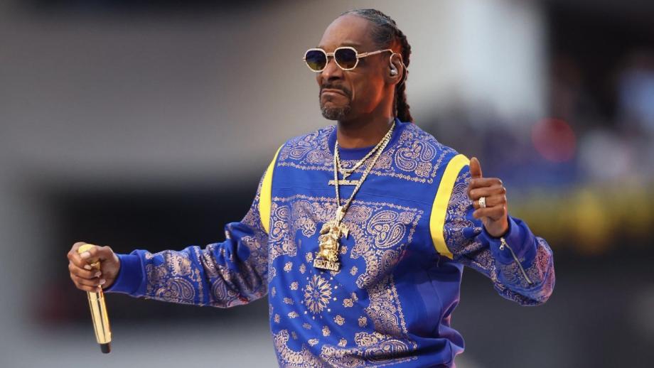 'Faze Snoop' is onlangs toegetreden tot de RvB van Faze Clan en droeg tijdens de Super Bowl-show al een ketting met het logo