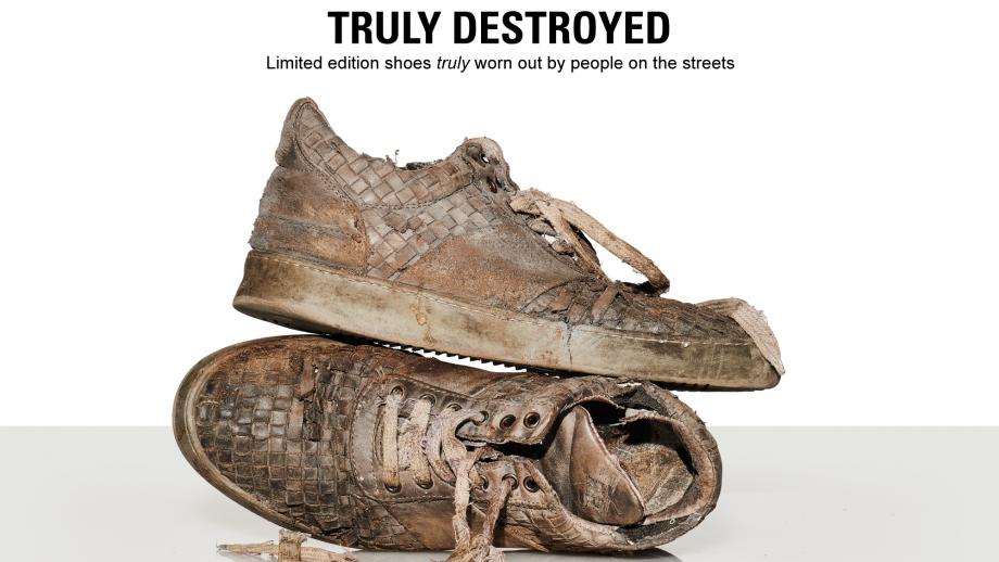 Leger des Heils reageert met 'Truly Destroyed'-campagne op kapotte sneakers van Balenciaga