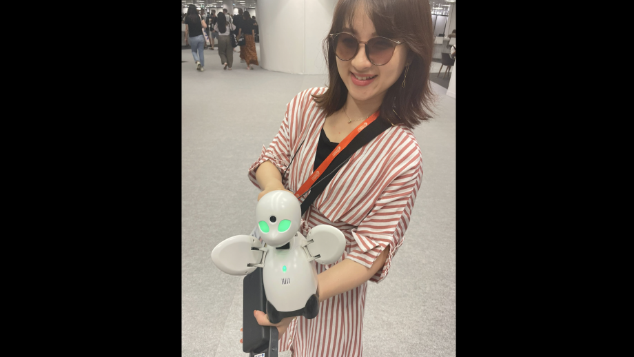 'Een Japanse vrouw benadert me omdat ze de taalcapaciteit van haar AI robot wil testen'