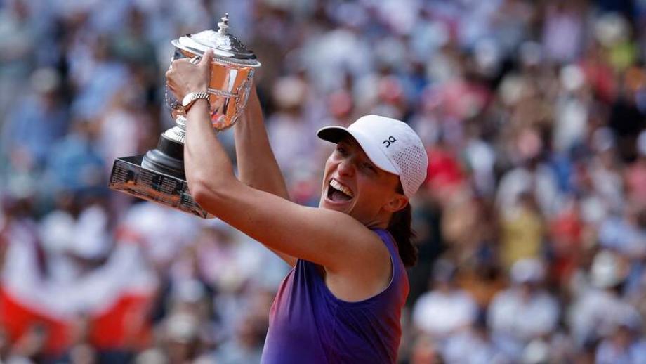 De net 23 jaar geworden Iga Świątek won Roland Garros afgelopen zaterdag voor de derde keer op rij en vierde keer in totaal