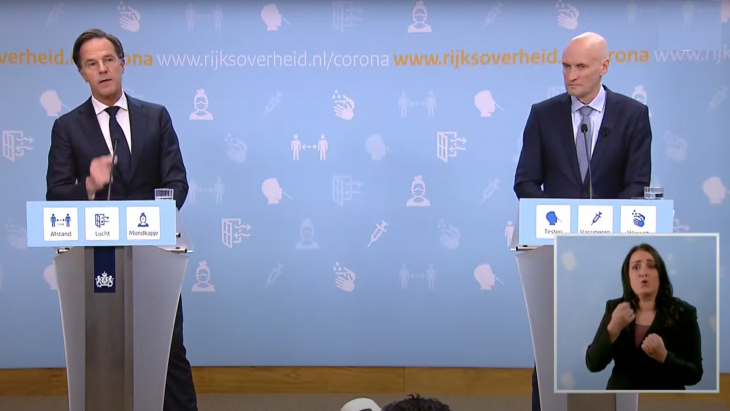 Mark Rutte en Erns Kuipers tijdens de persconferentie
