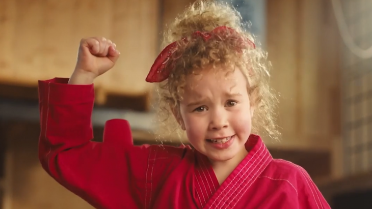 In nieuwe campagne van Danoontje en Jeugdfonds kan ‘Renate op karate’