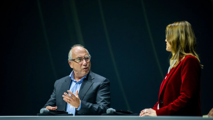 Alfred Levi en Mary Hoogerbrugge (voorzitter Effie-stuurgroep) op de Effie-uitreiking 2021.