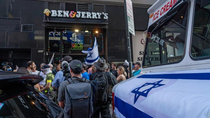 Demonstratie in New York tegen de boycot van Ben & Jerry's 