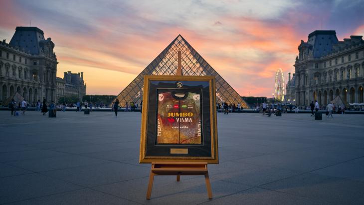 TJV Masterpiece shirt bij het Louvre in Parijs