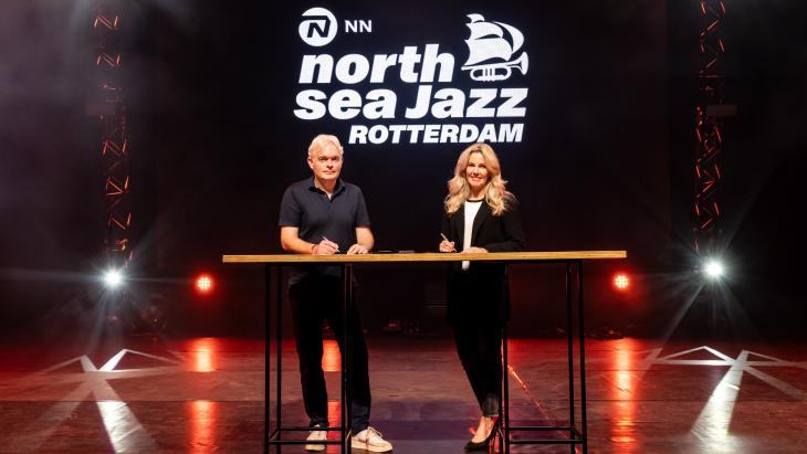 Jan Willem Luyken (NN North Sea Jazz Festival) en Mariëlle Krouwel (NN) tekenen bij